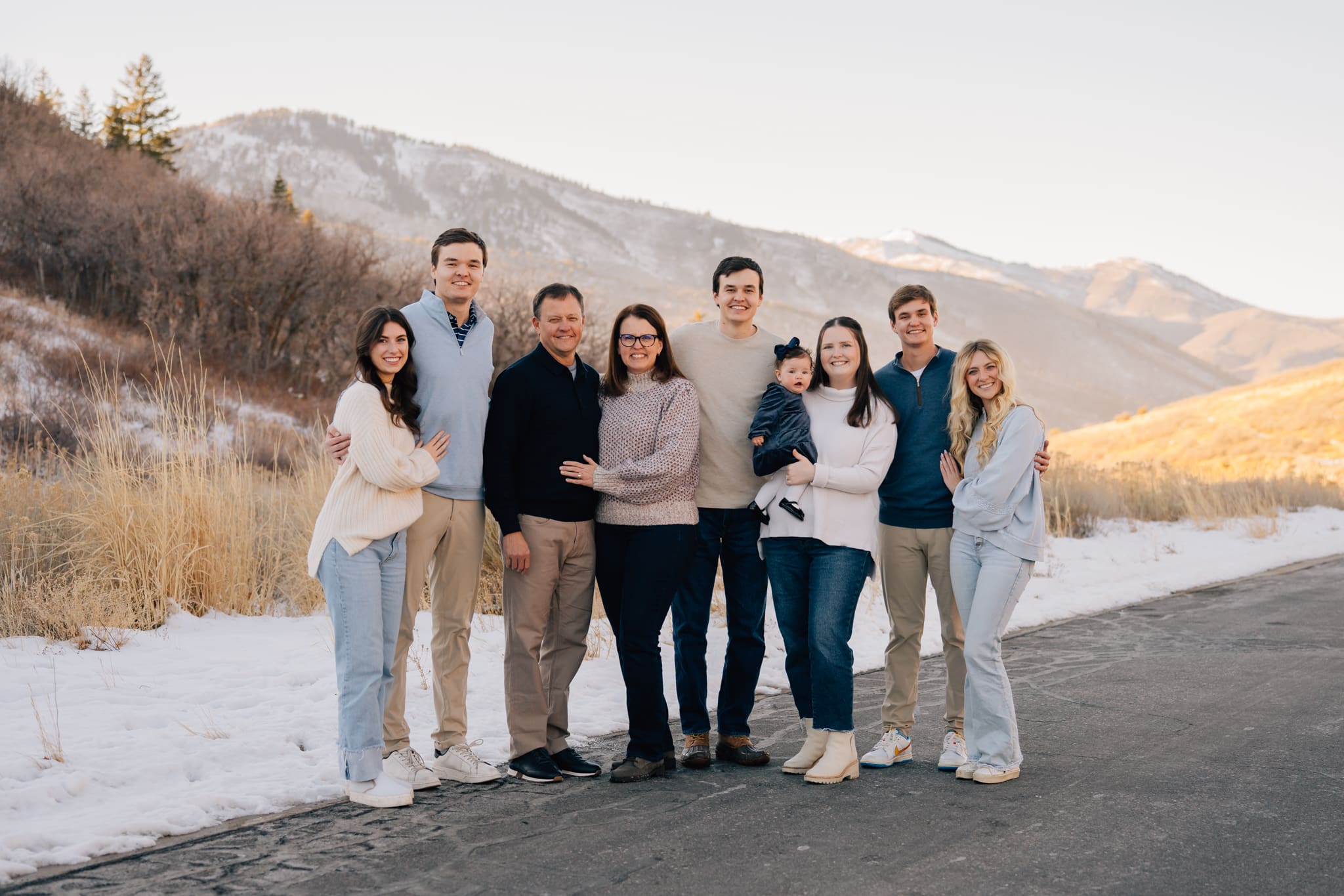 Extended Family with mountains in the background.
